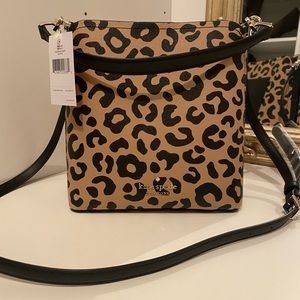 NWT Kate Spade Darcy Graphic Leopard Small Bucket Bag Crossbody